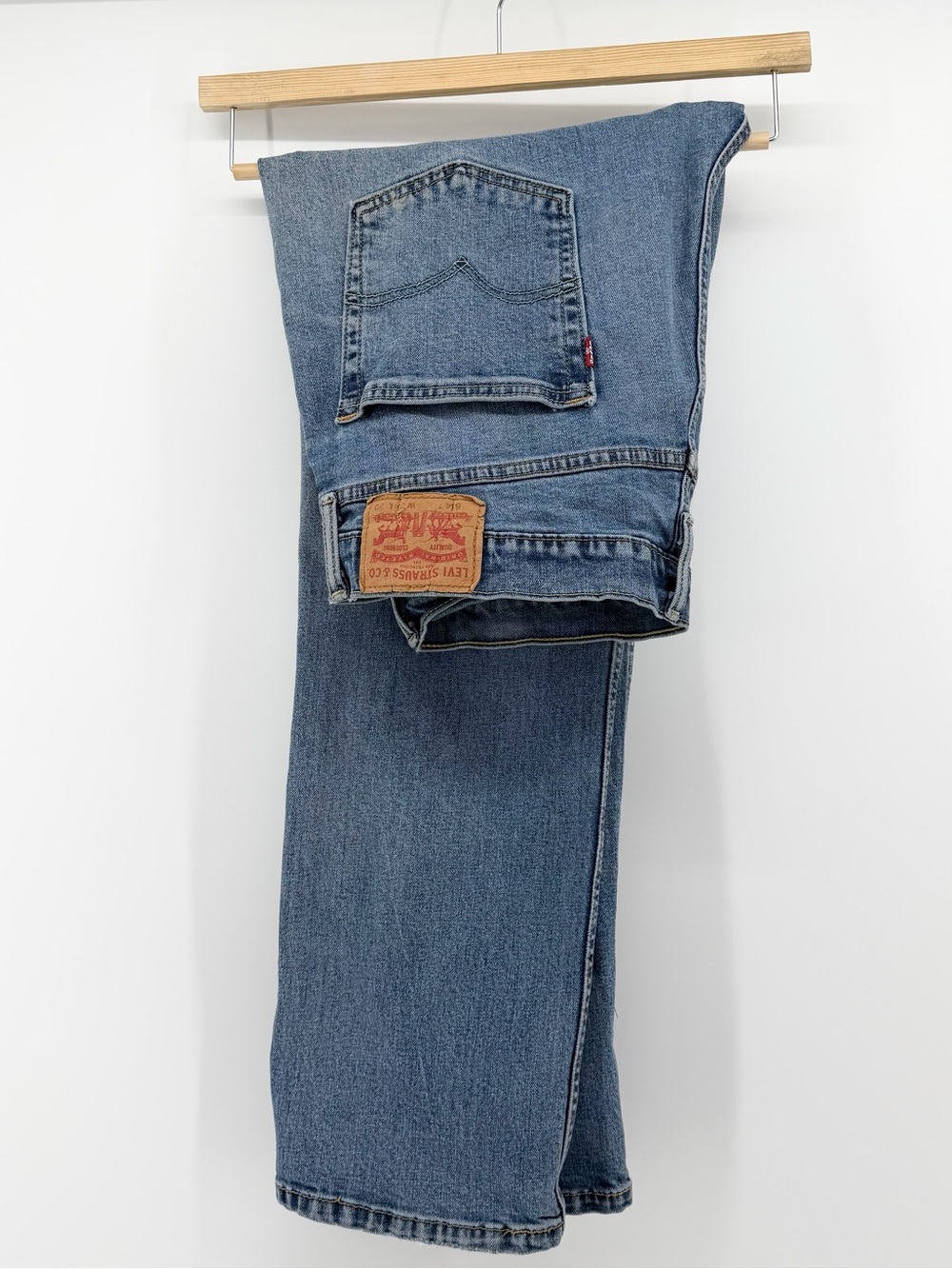 Levi's 514 Straight Fit Jeans Mens 36x30 Blue Med Wash Denim (Measures 36x28)